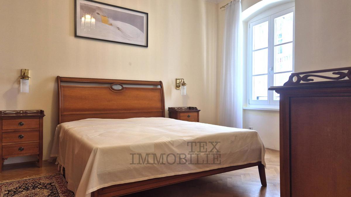 PARENZO – Edificio storico con 4 unità abitative nel pieno centro della città