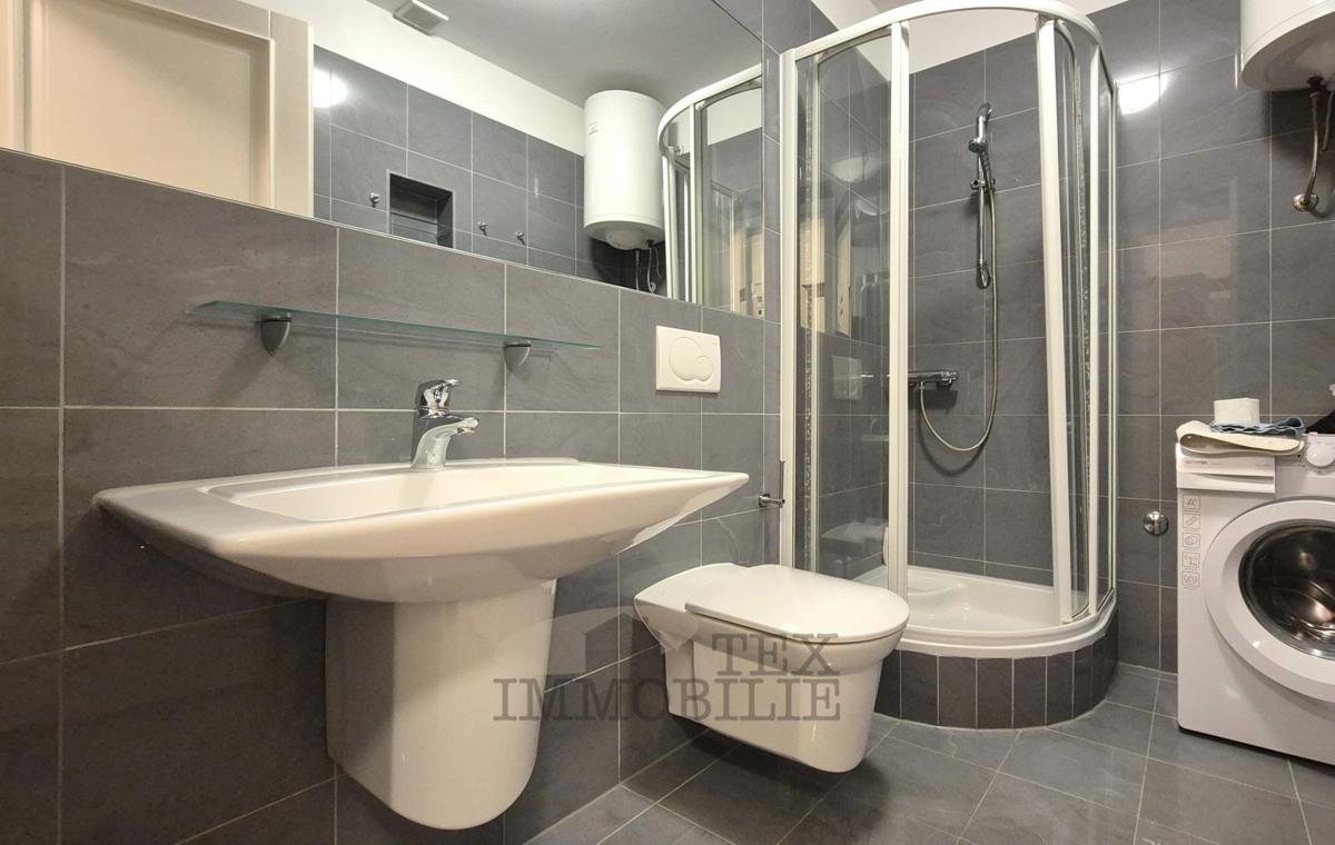 PARENZO – Edificio storico con 4 unità abitative nel pieno centro della città