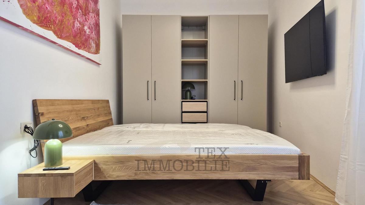 PARENZO – Edificio storico con 4 unità abitative nel pieno centro della città