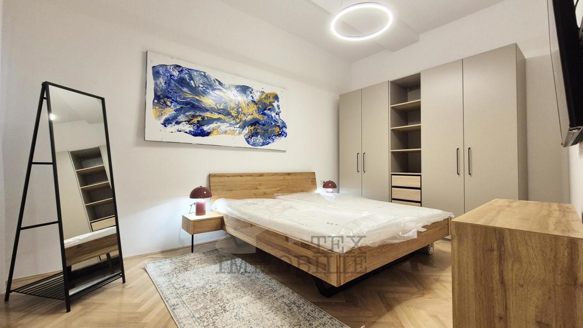 PARENZO – Edificio storico con 4 unità abitative nel pieno centro della città