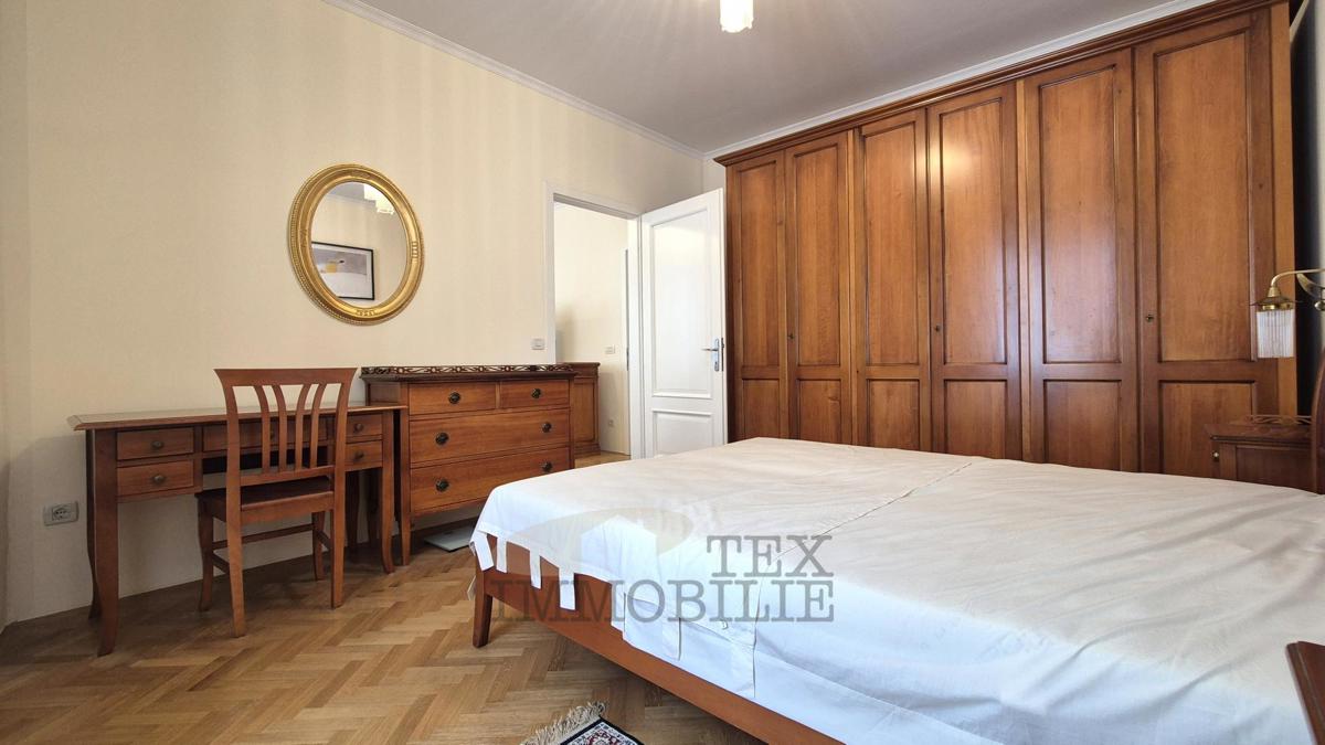 PARENZO – Edificio storico con 4 unità abitative nel pieno centro della città