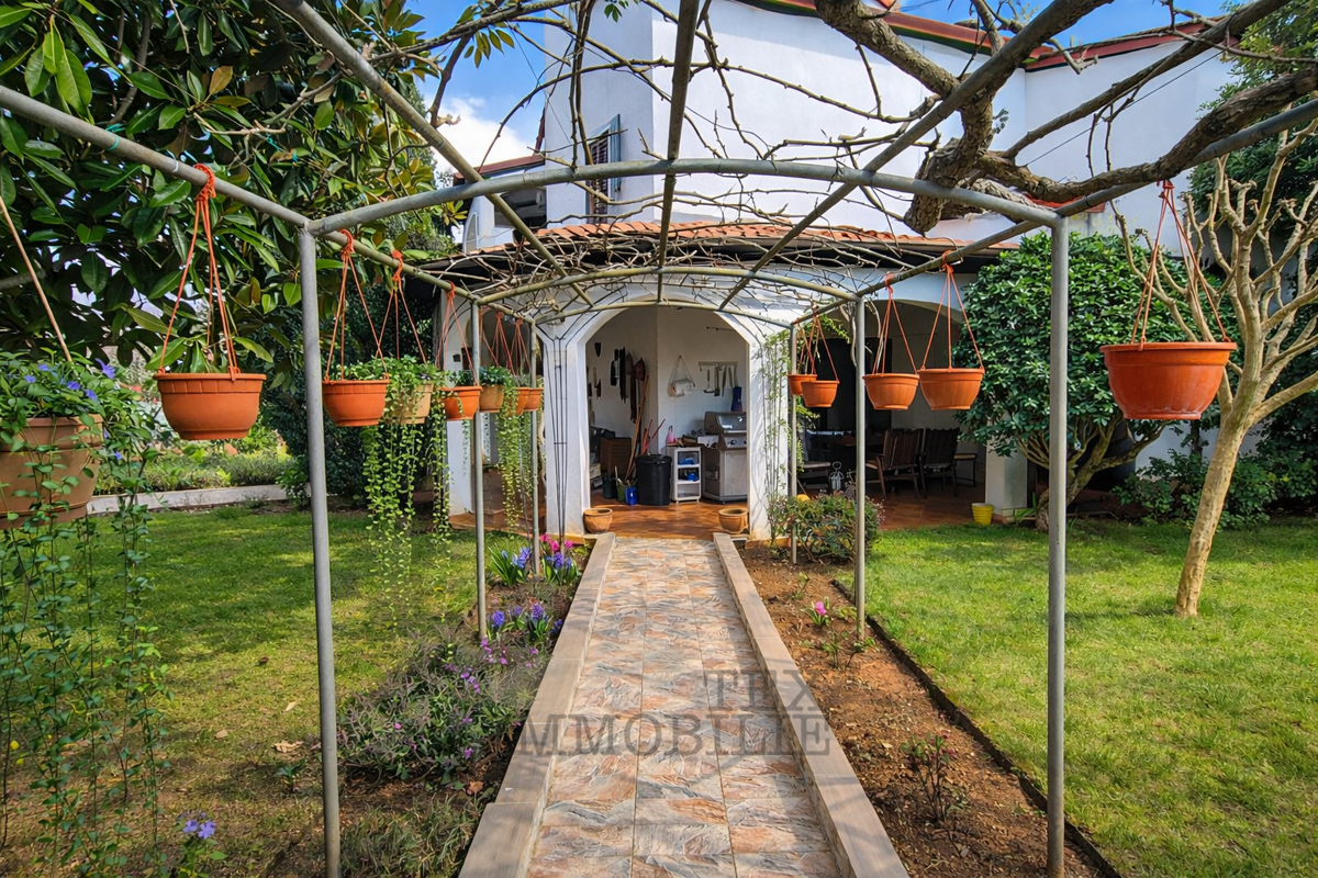 Spaziosa casa familiare a 6 km da Parenzo