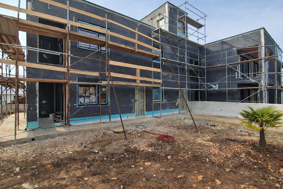 Parenzo, Appartamento moderno con terrazza sul tetto e vista mare – a 1,4 km dal mare