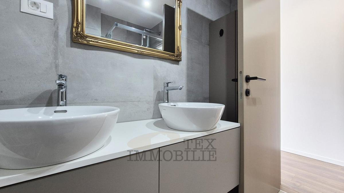 Parenzo - Appartamento con piscina e tre camere da letto