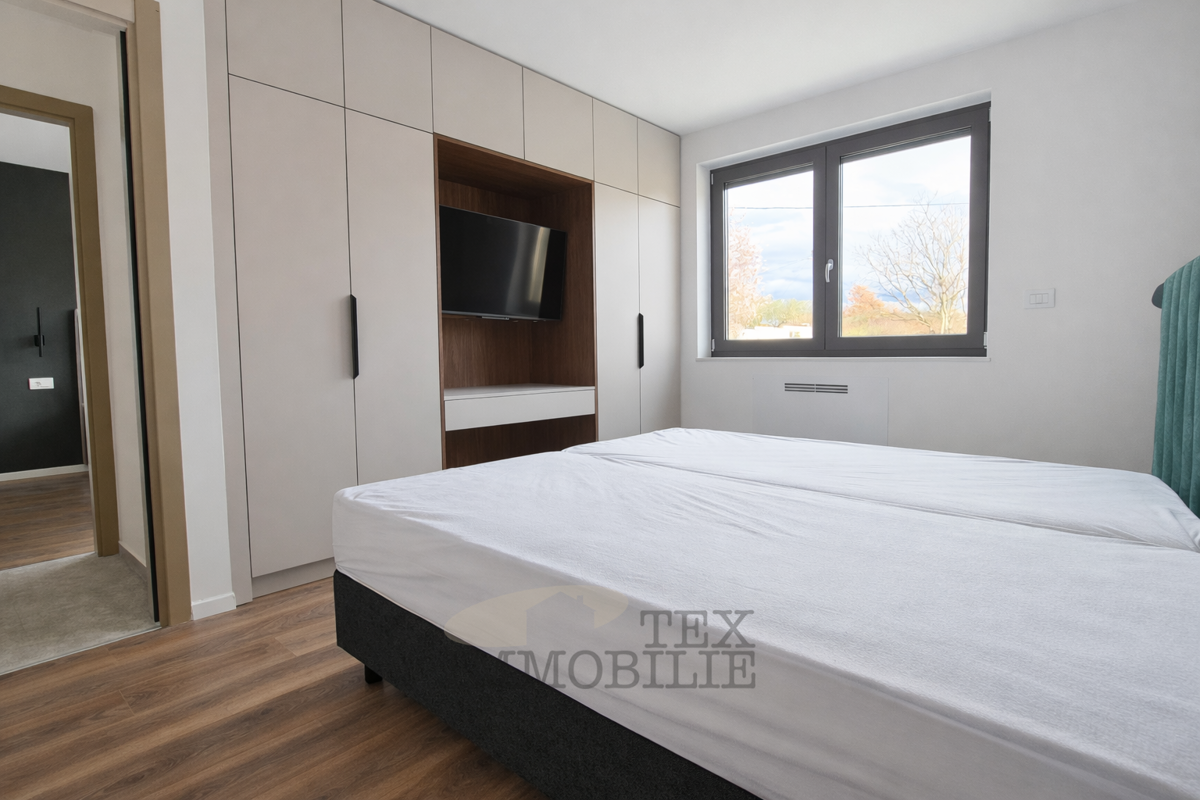 Parenzo - Appartamento con piscina e tre camere da letto