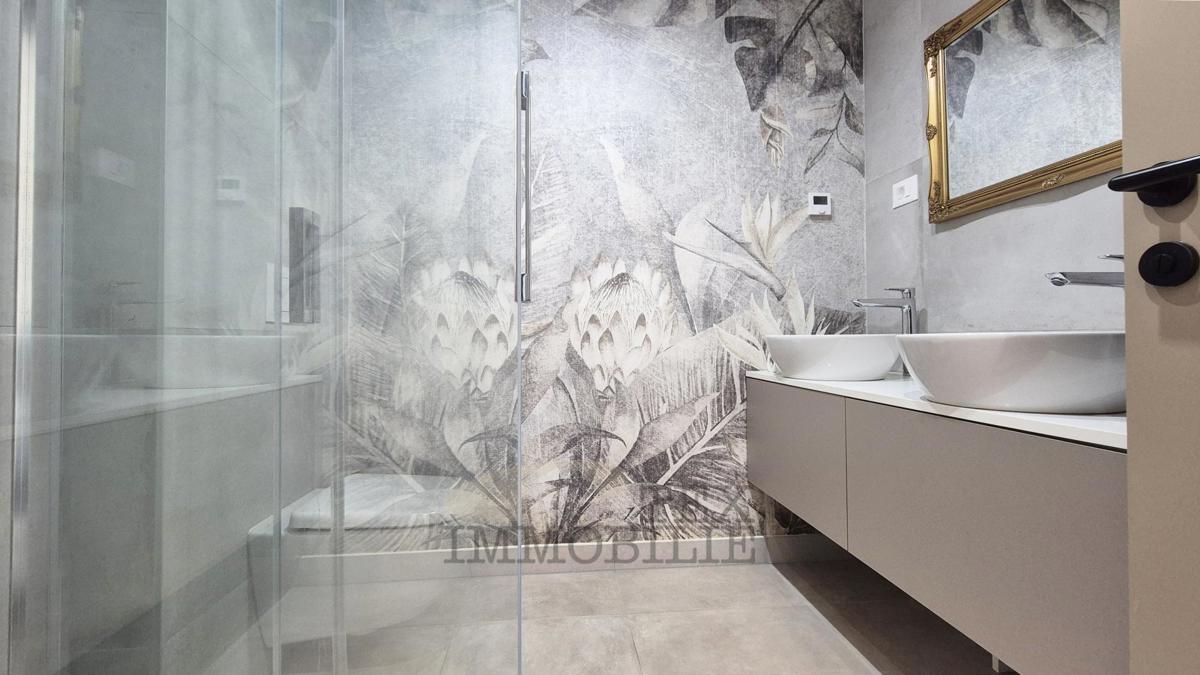 Parenzo - Appartamento con piscina e tre camere da letto