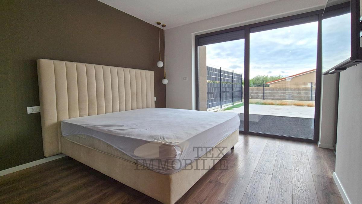 Parenzo - Appartamento con piscina e tre camere da letto