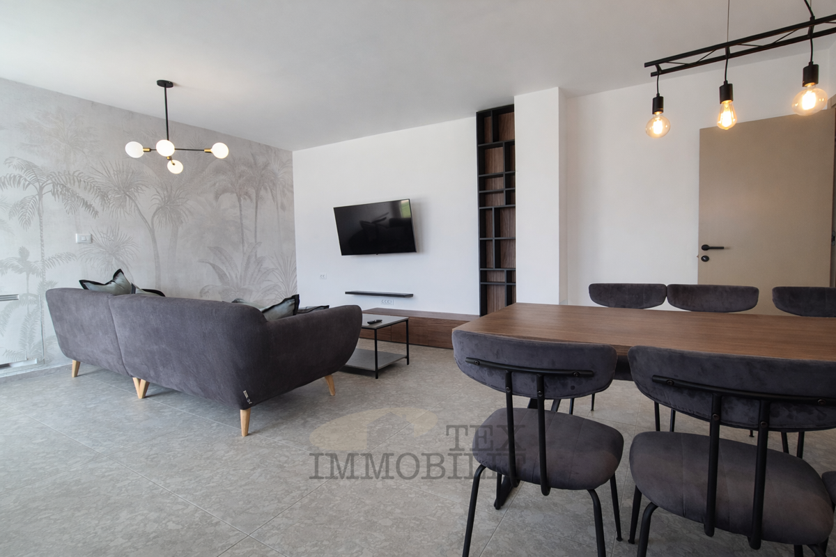 Parenzo - Appartamento con piscina e tre camere da letto