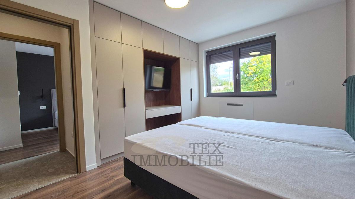 Parenzo - Appartamento con piscina e tre camere da letto