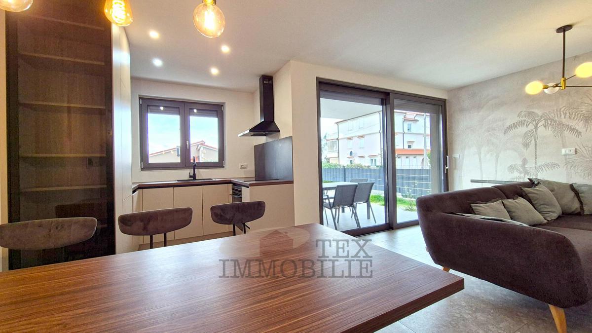 Parenzo - Appartamento con piscina e tre camere da letto