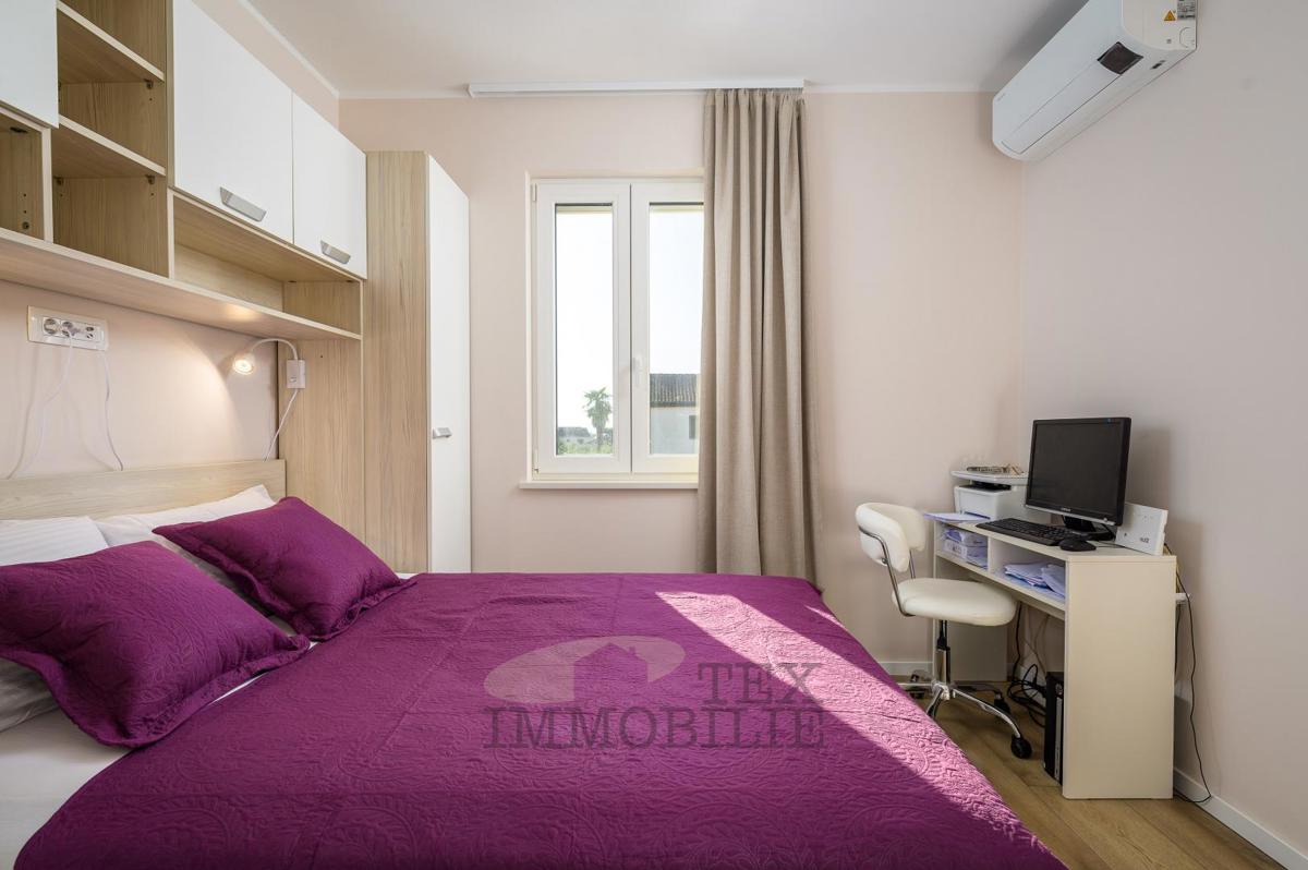 Nuova costruzione - appartamento con tre camere da letto a Parenzo