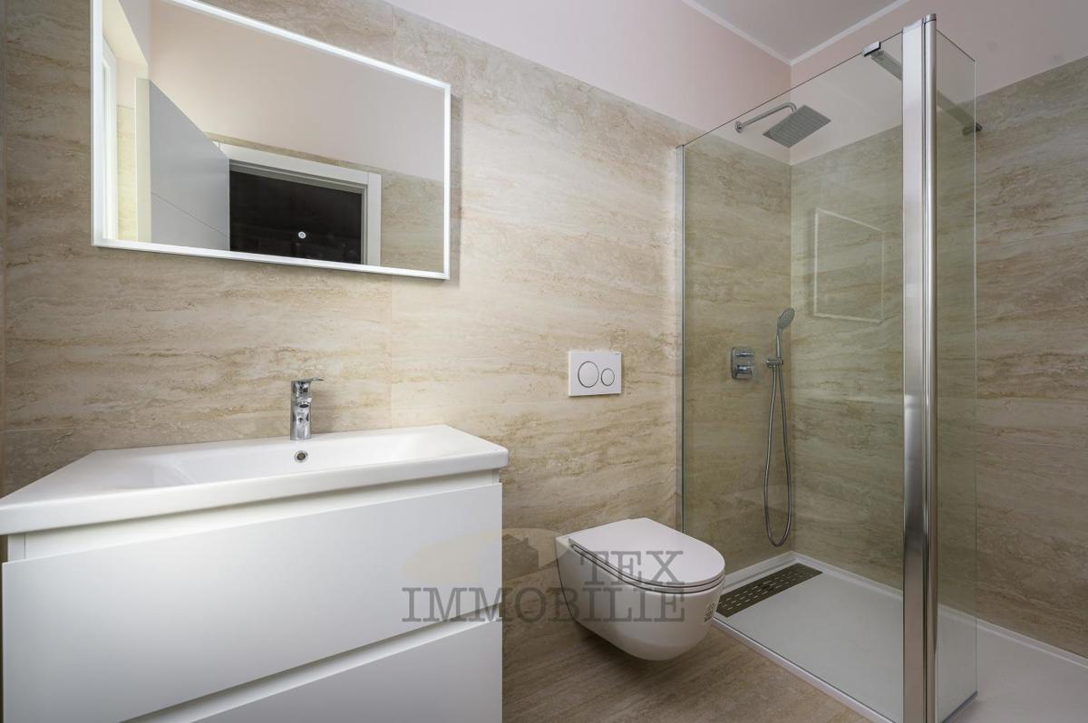 Nuova costruzione - appartamento con tre camere da letto a Parenzo