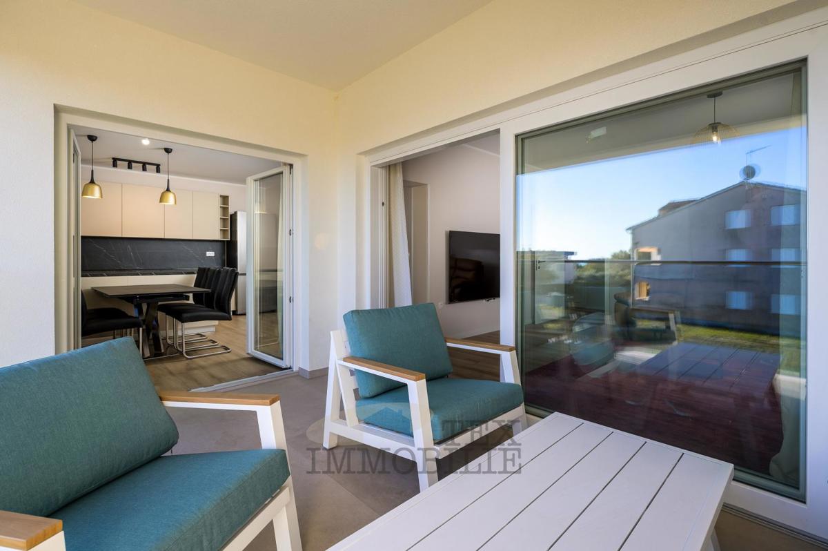 Nuova costruzione - appartamento con tre camere da letto a Parenzo