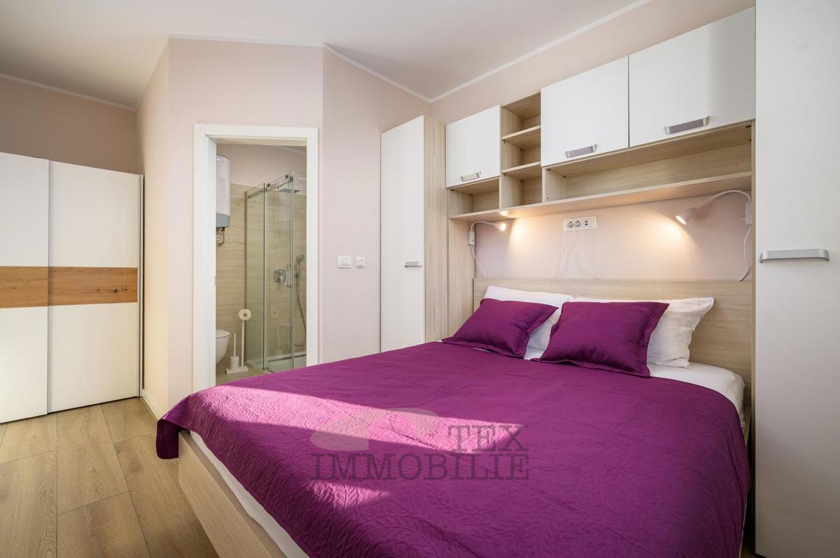 Nuova costruzione - appartamento con tre camere da letto a Parenzo