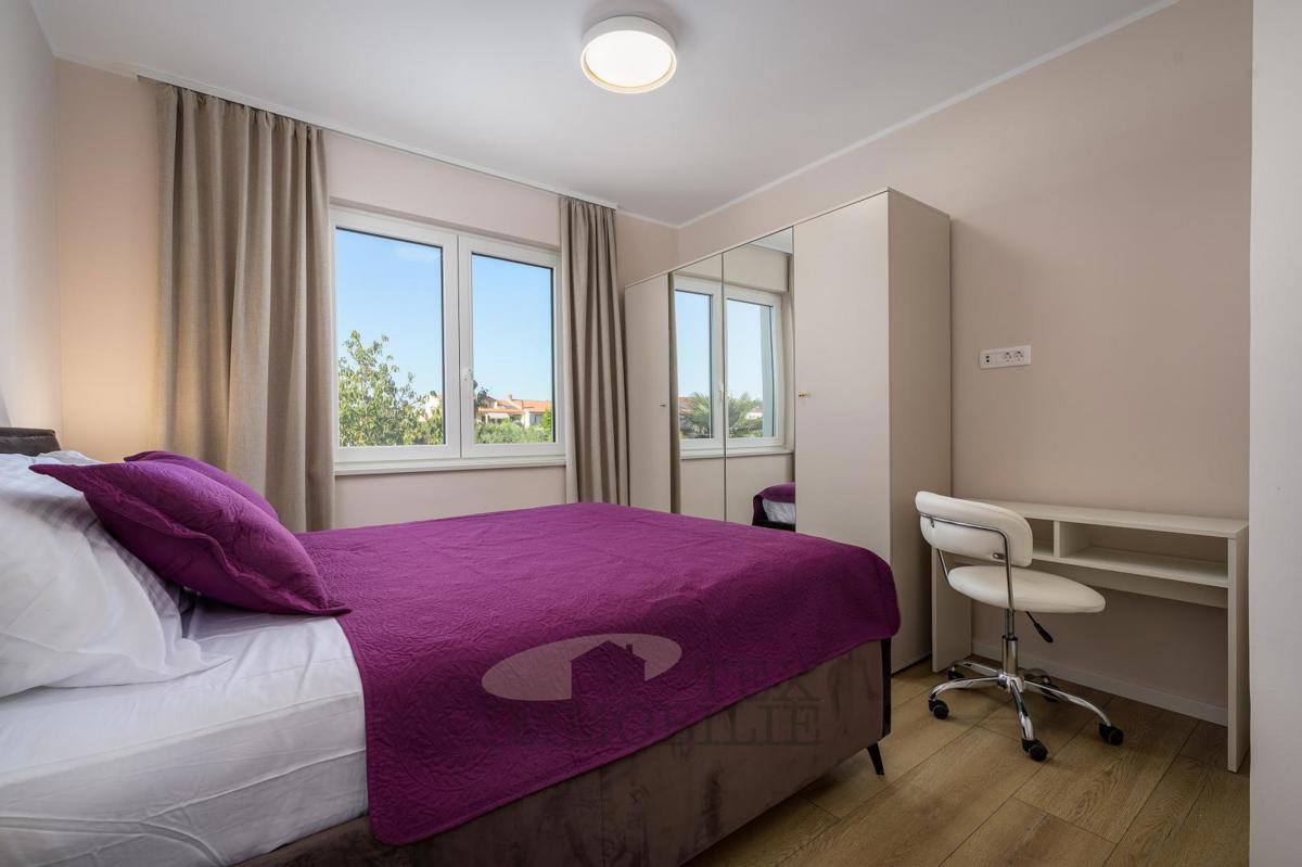 Nuova costruzione - appartamento con tre camere da letto a Parenzo