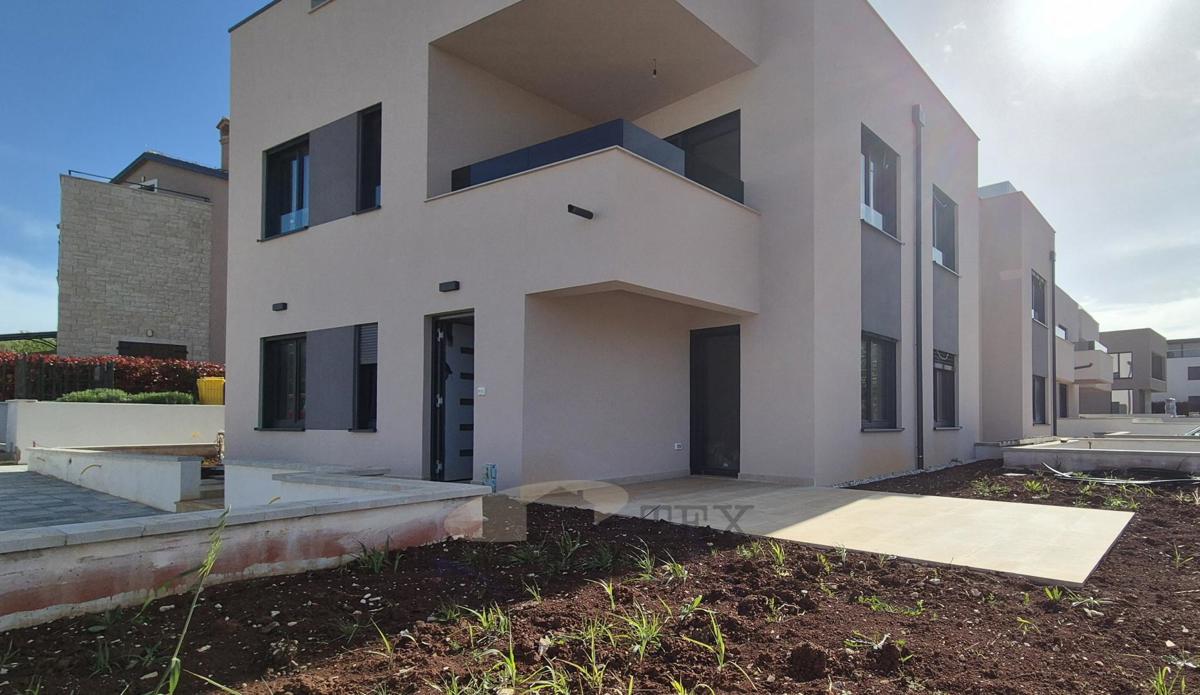 Nuovo appartamento vicino al mare e al centro di Parenzo 