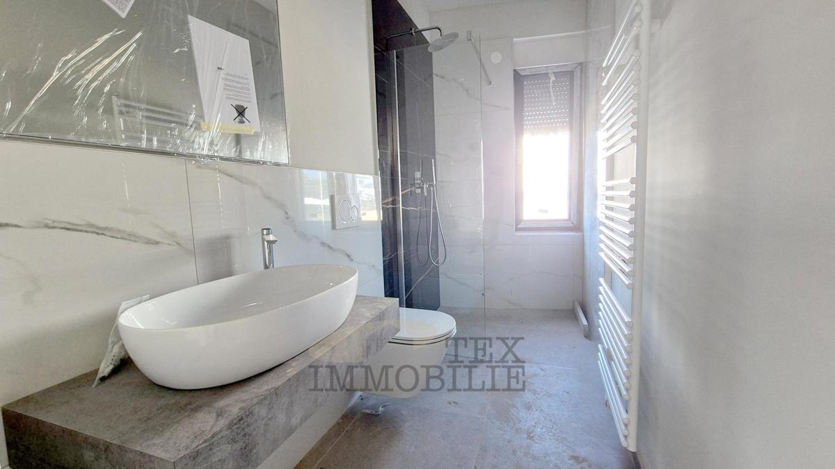 Nuovo appartamento vicino al mare e al centro di Parenzo 