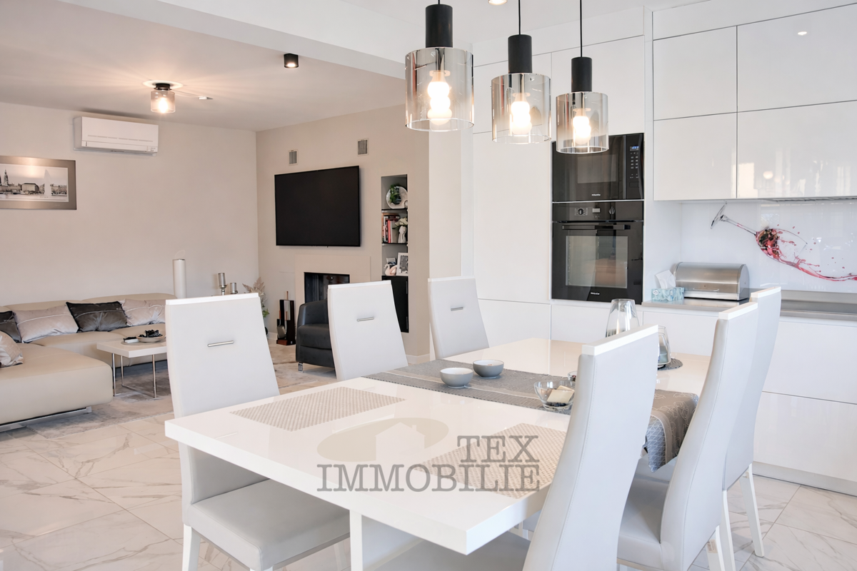 Nuovo appartamento di lusso nel centro di Parenzo , 102 m2