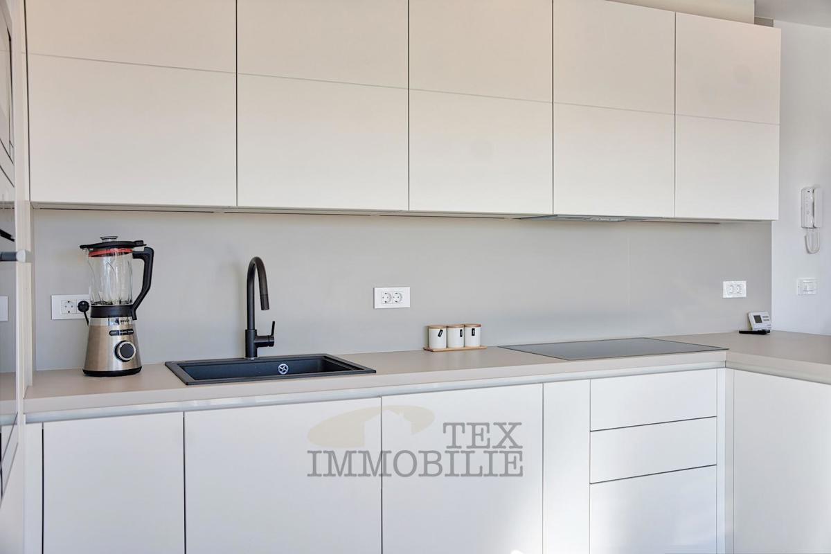 Appartamento di lusso con vista mare, 122 m2