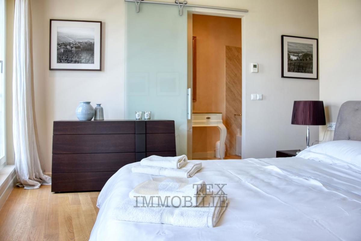 Villa di lusso con piscina e appartamento separato a 1300 m dal mare