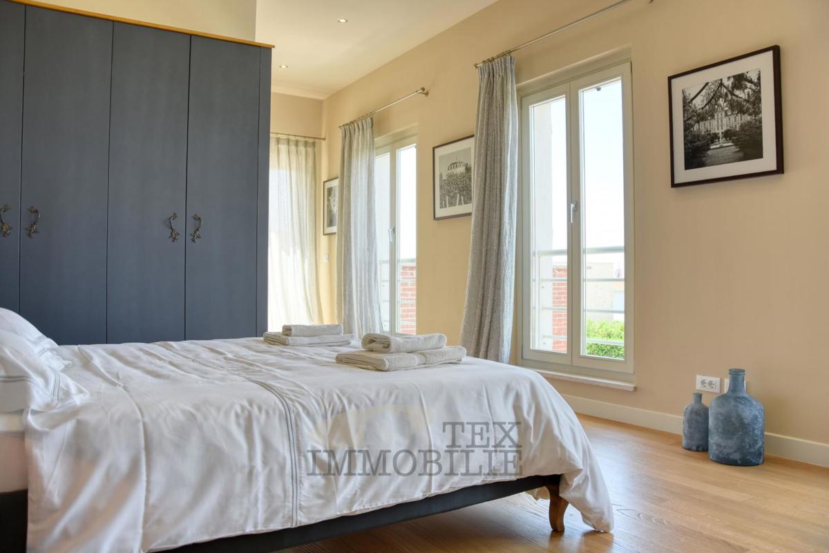 Villa di lusso con piscina e appartamento separato a 1300 m dal mare