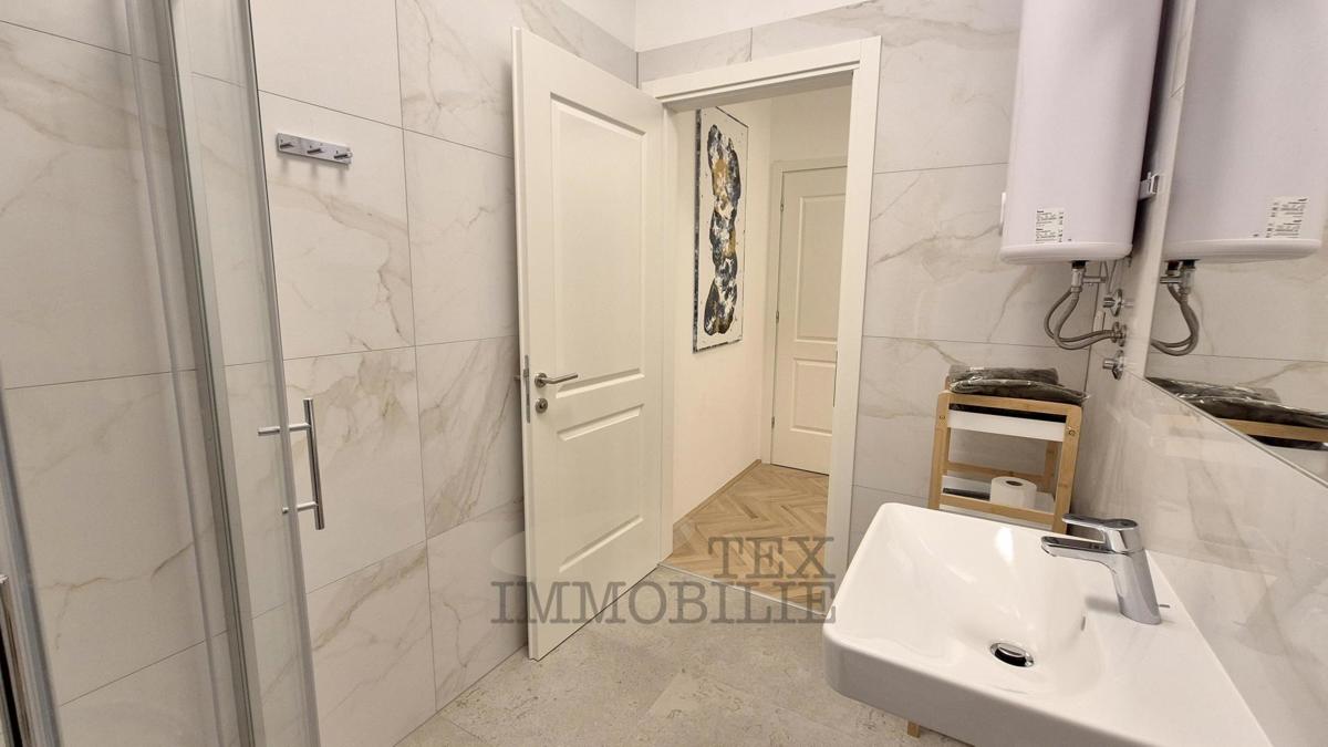 Parenzo – Due Appartamenti Spaziosi ed Elegantemente Arredati nel Cuore del Centro Storico