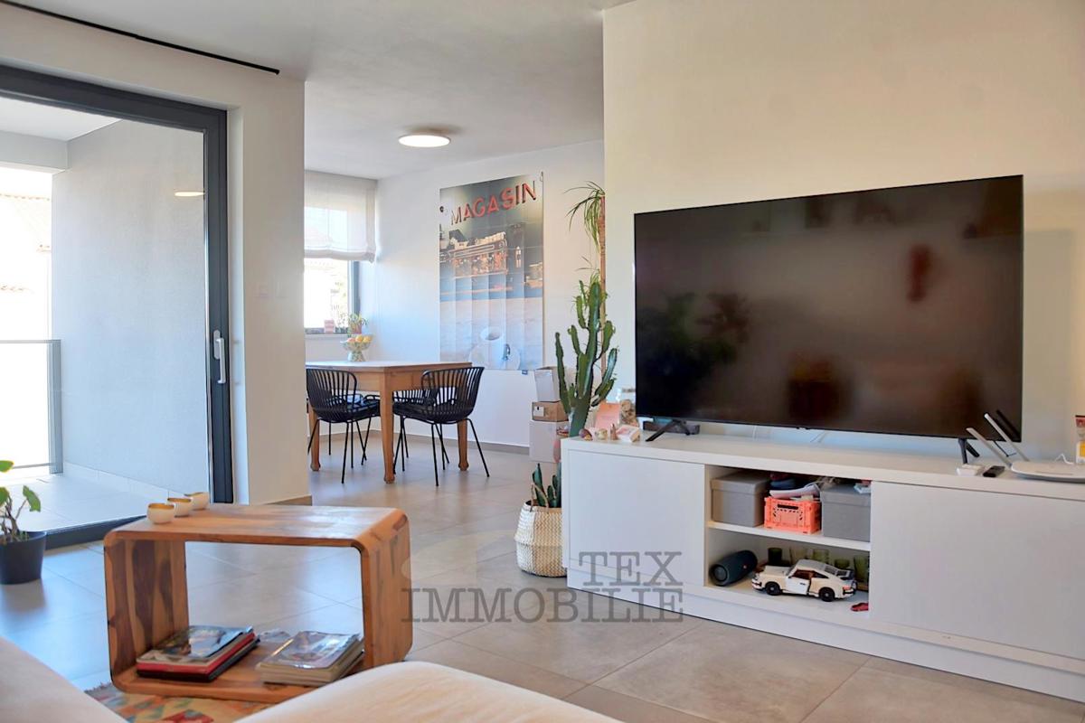 Parenzo – Appartamento moderno a 900 m dal mare!