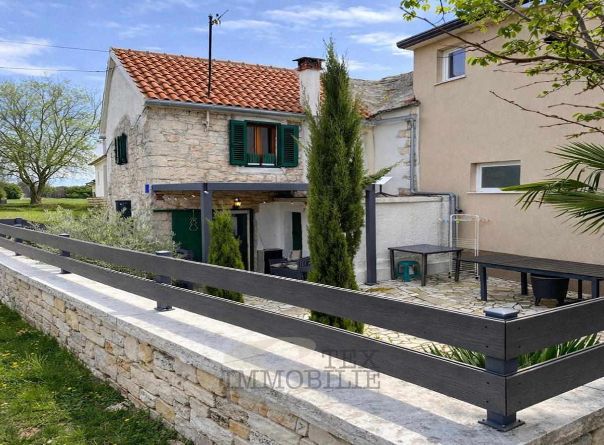 Sveti Petar u Šumi – Casa in pietra istriana ristrutturata con cortile recintato