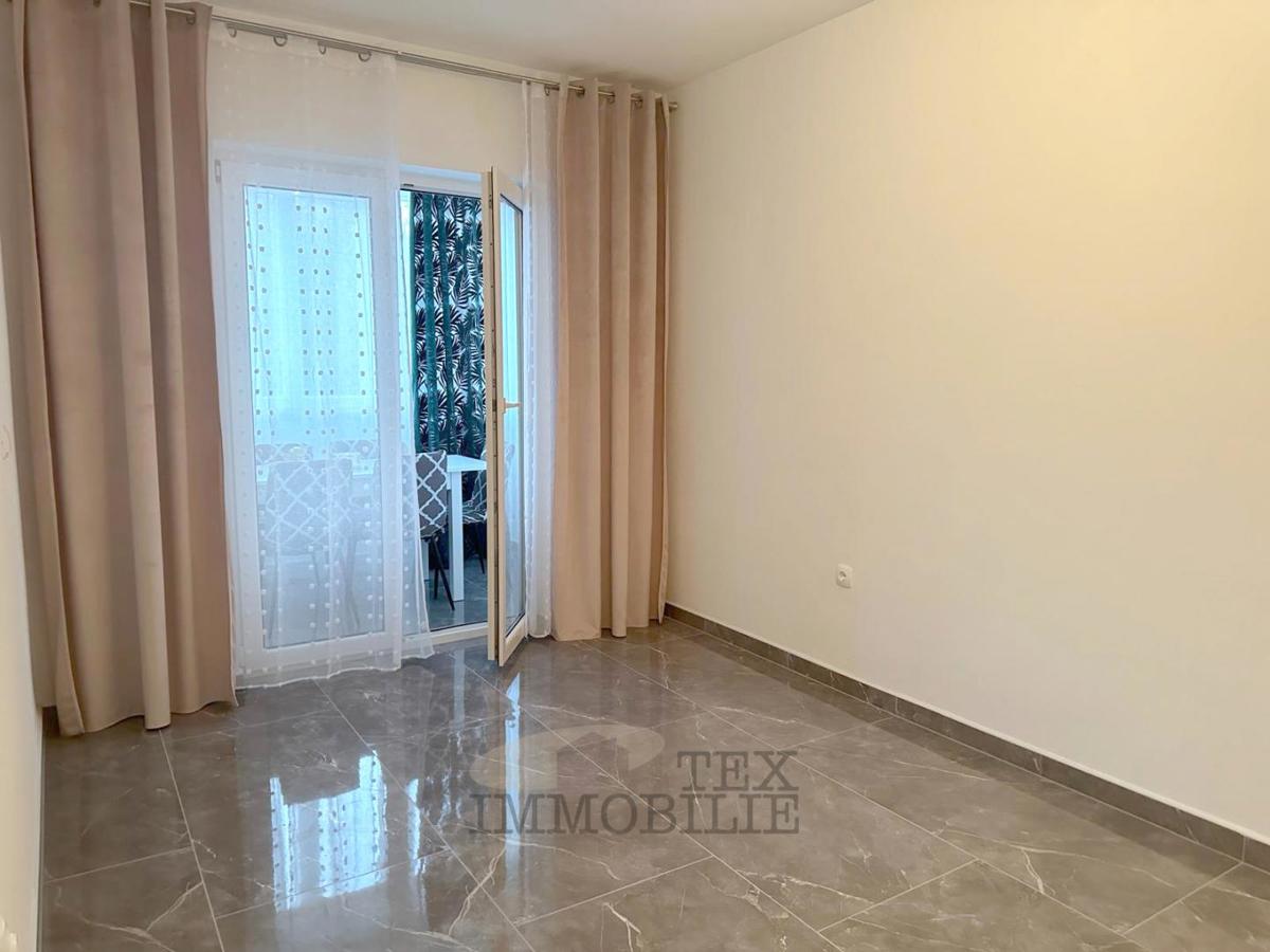 Parenzo – Appartamento ristrutturato in posizione tranquilla, a 2,5 km dal centro e dal mare