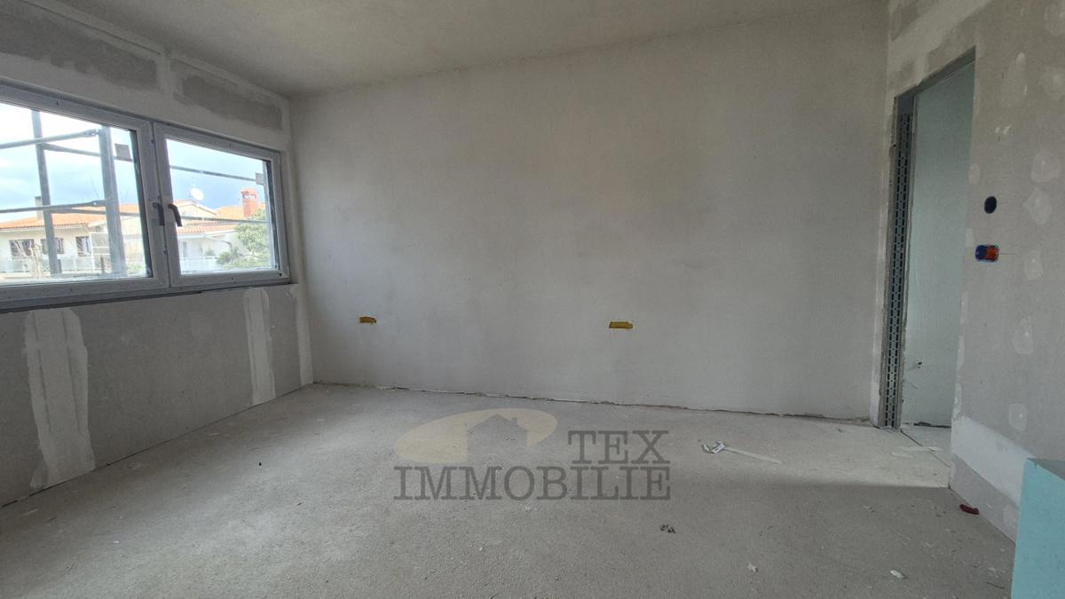 Parenzo, Appartamento moderno con terrazza sul tetto e vista mare – a 1,4 km dal mare