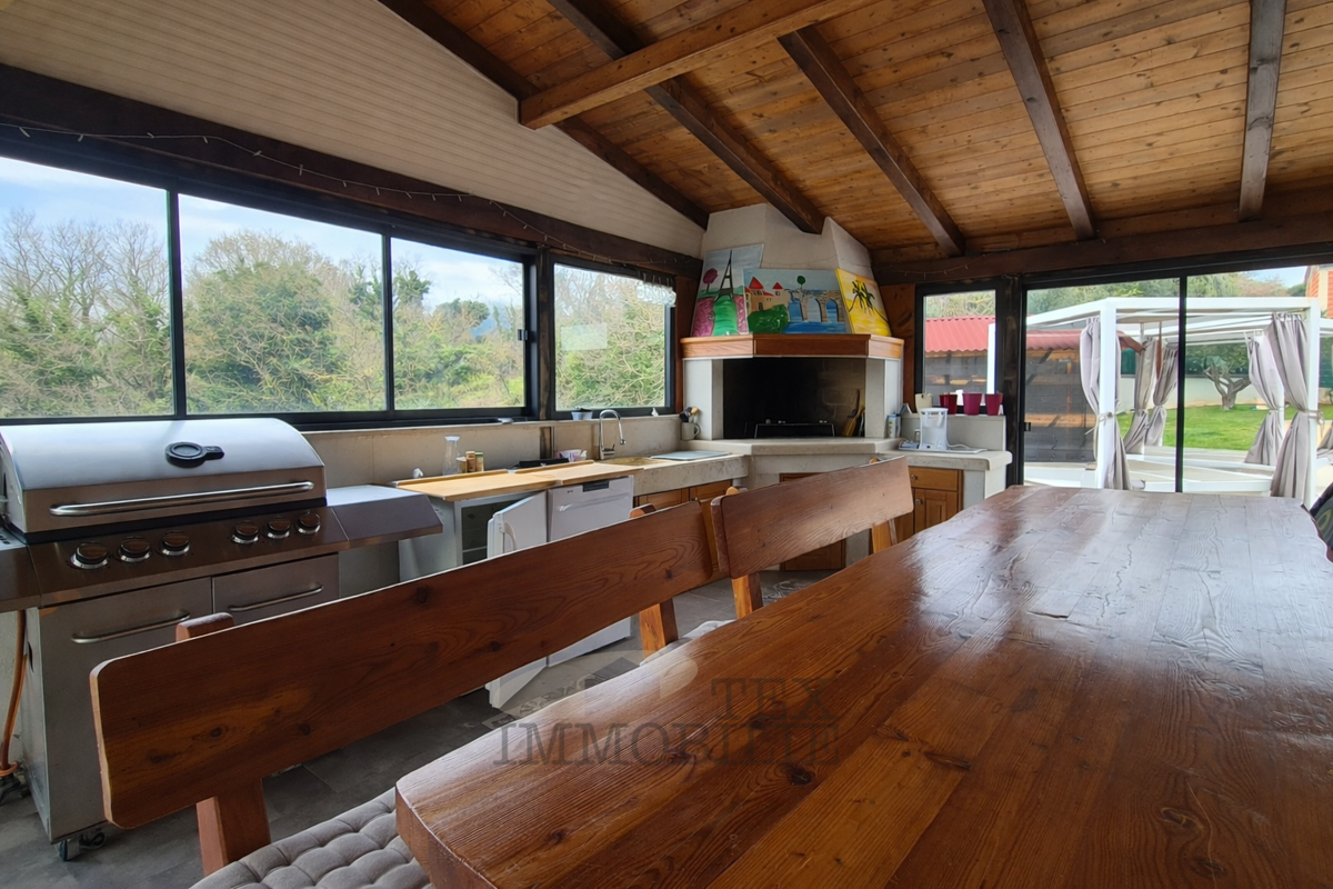 Casa al piano terra con piscina e ampio giardino – posizione tranquilla in Istria