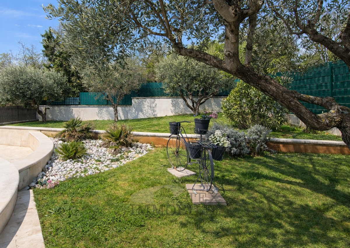 Casa al piano terra con piscina e ampio giardino – posizione tranquilla in Istria