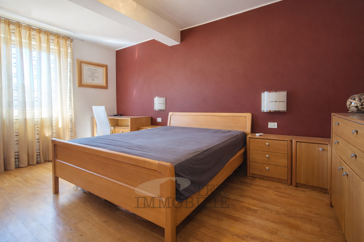 Bellissimo appartamento a Parenzo, a soli 800 metri dal mare, 77,49 m2