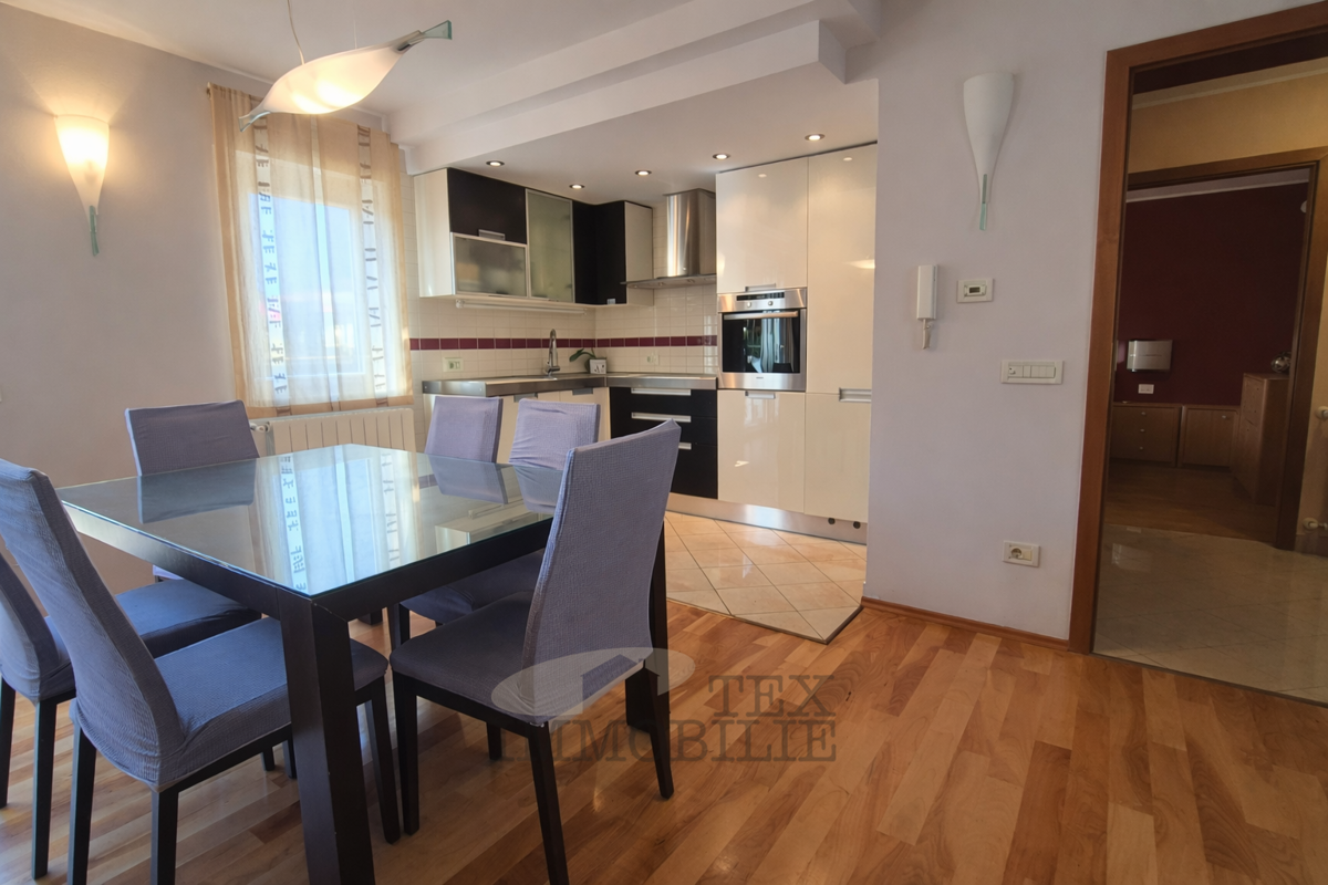 Bellissimo appartamento a Parenzo, a soli 800 metri dal mare, 77,49 m2