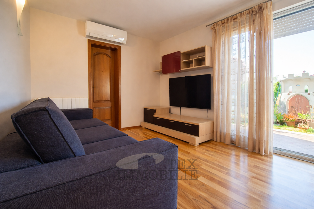 Bellissimo appartamento a Parenzo, a soli 800 metri dal mare, 77,49 m2