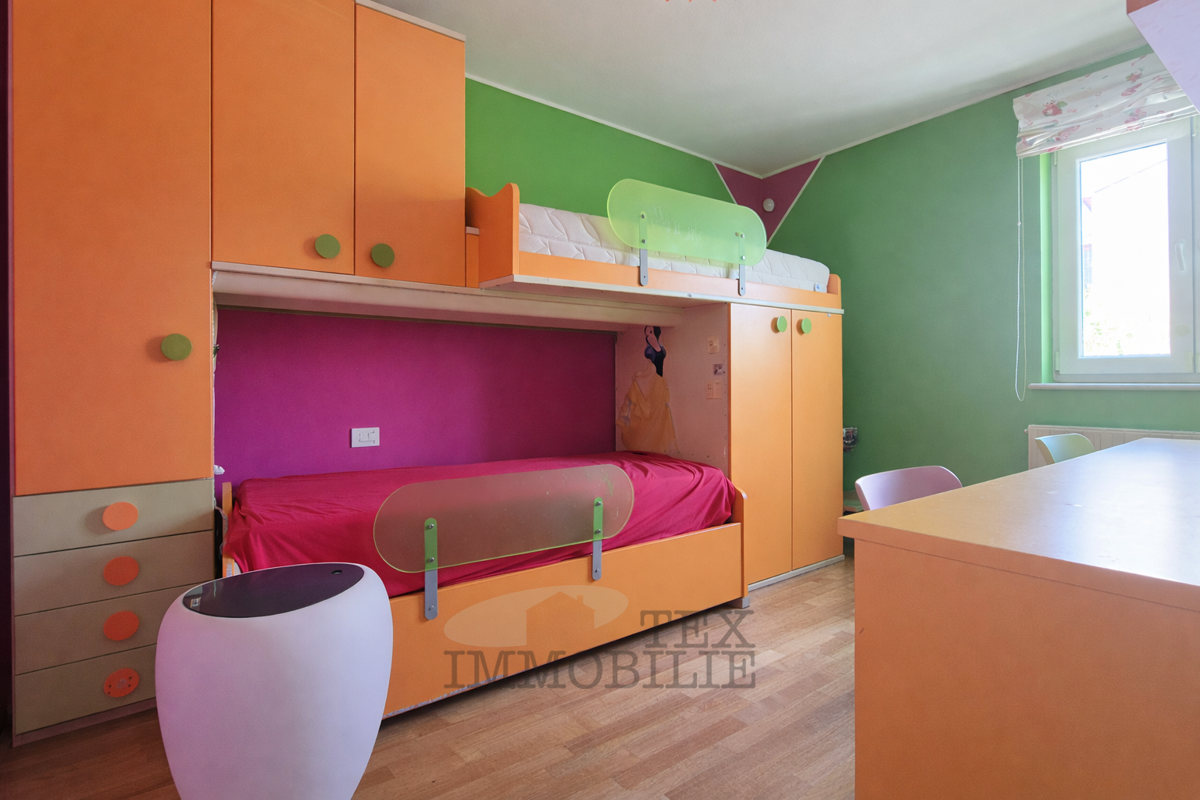 Bellissimo appartamento a Parenzo, a soli 800 metri dal mare, 77,49 m2