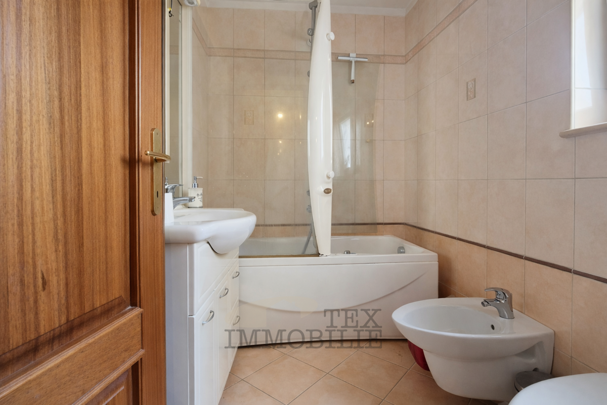 Bellissimo appartamento a Parenzo, a soli 800 metri dal mare, 77,49 m2