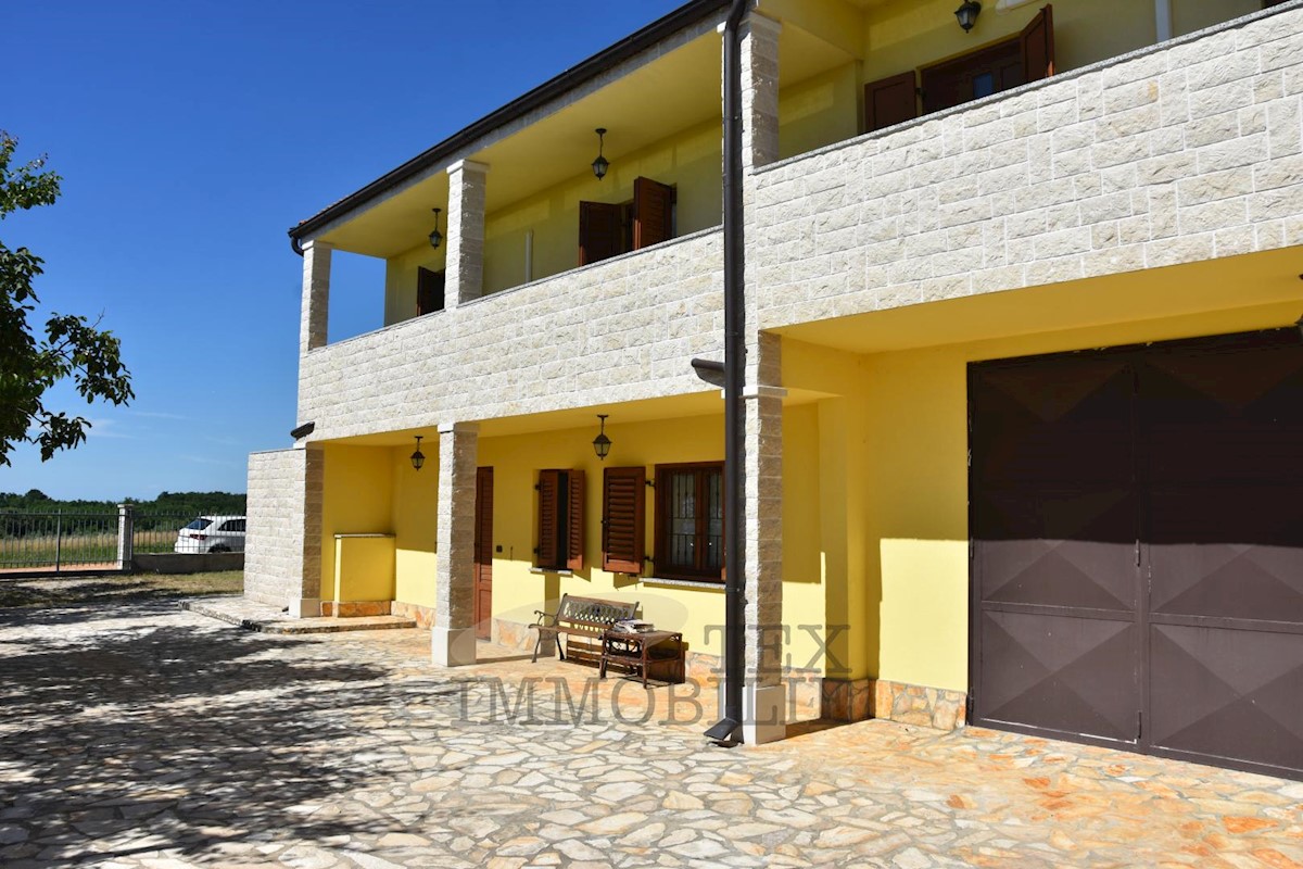 Casa con uliveto e vista mare vicino a Parenzo