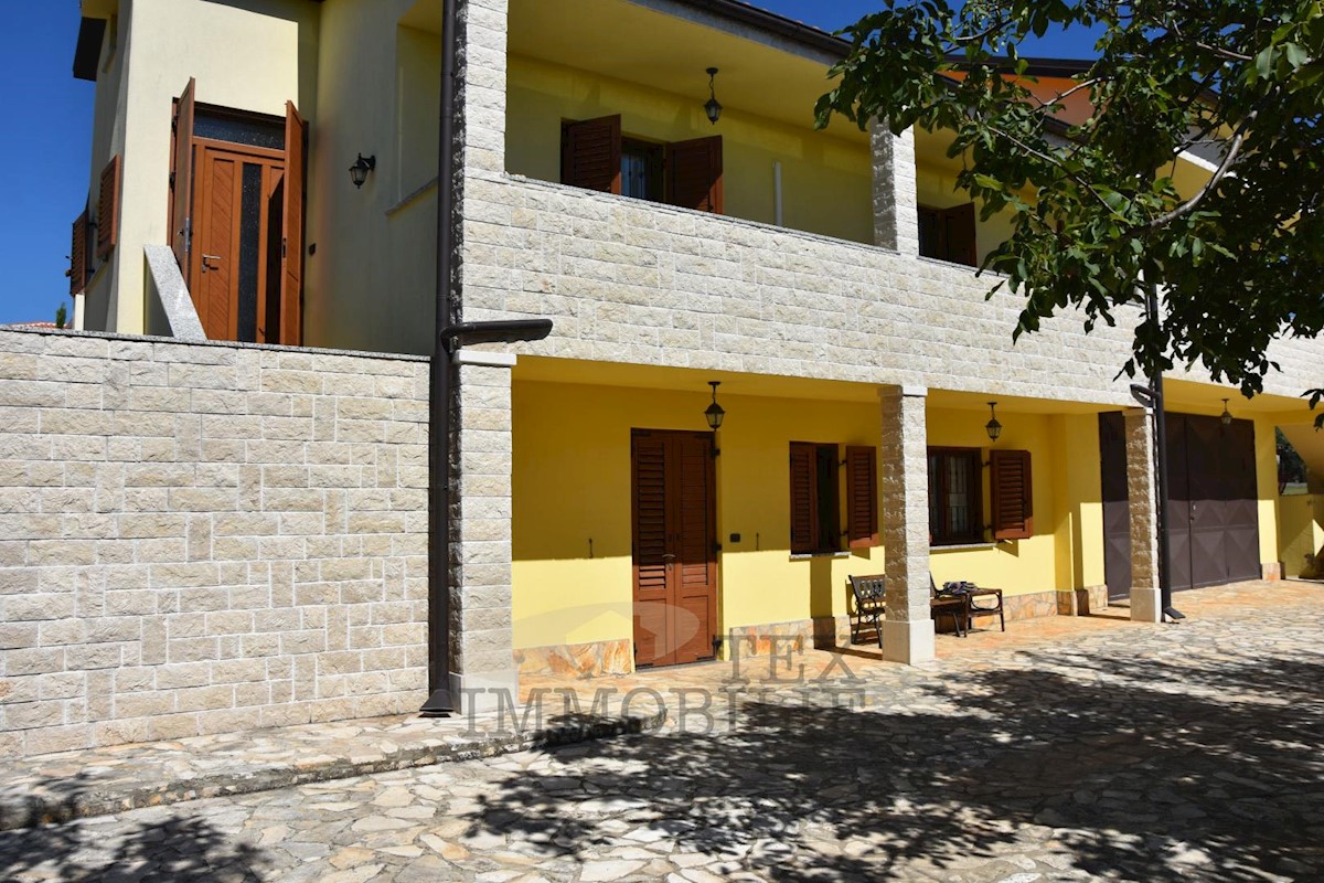 Casa con uliveto e vista mare vicino a Parenzo