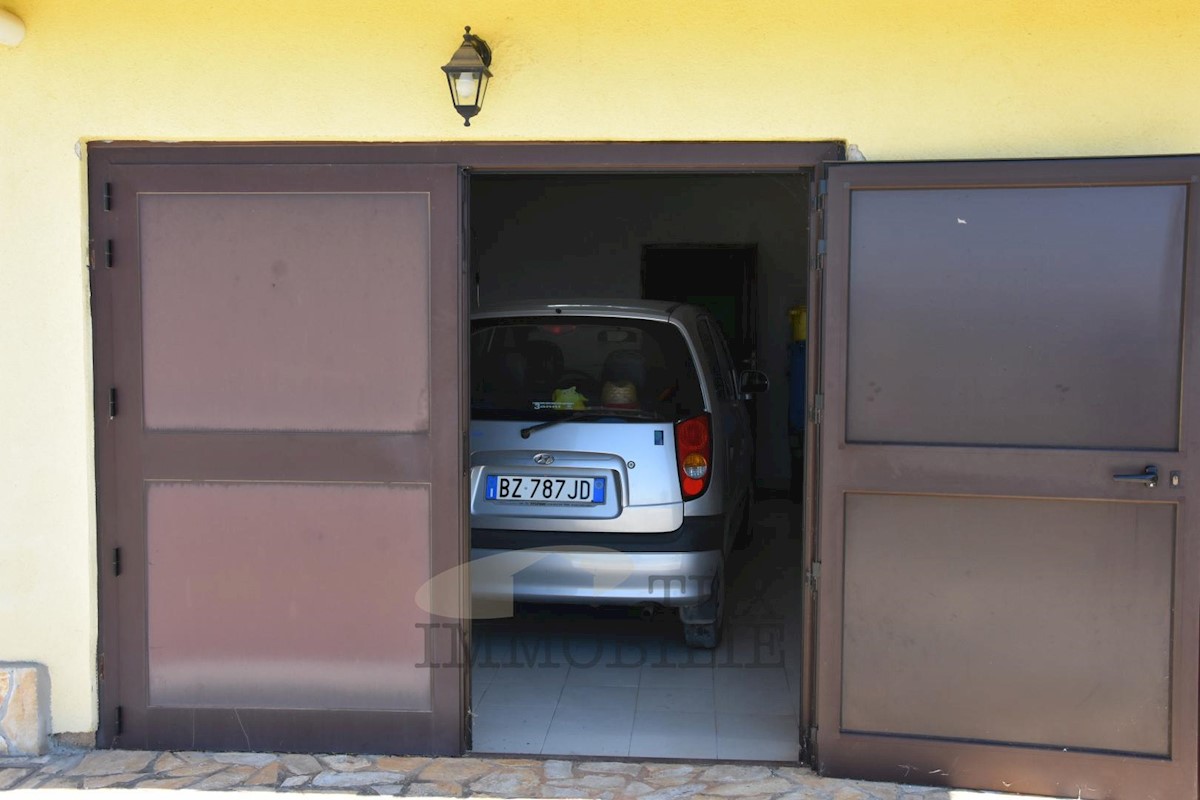 Casa con uliveto e vista mare vicino a Parenzo