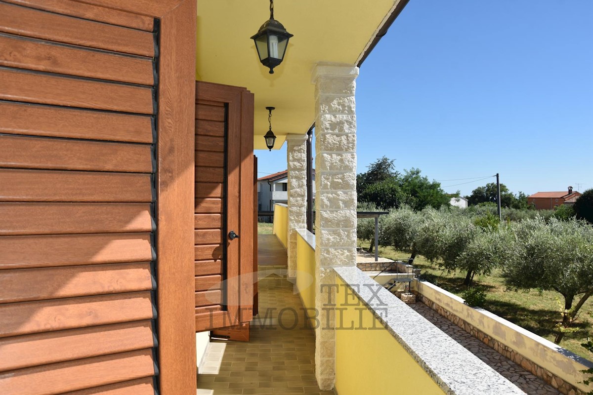 Casa con uliveto e vista mare vicino a Parenzo