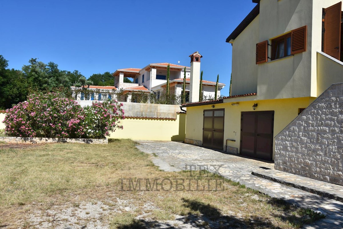 Casa con uliveto e vista mare vicino a Parenzo