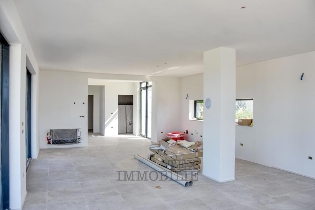 Poreč e dintorni, si vende una bellissima villa con vista mare