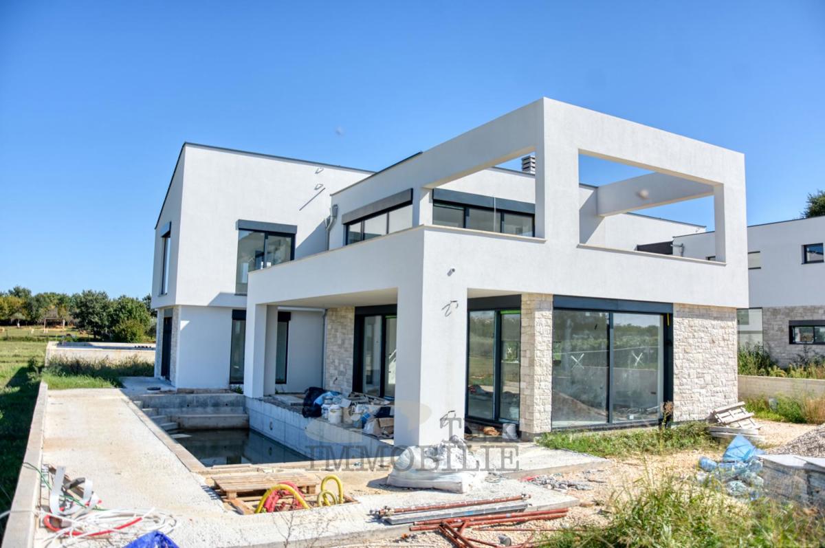 Poreč e dintorni, si vende una bellissima villa con vista mare