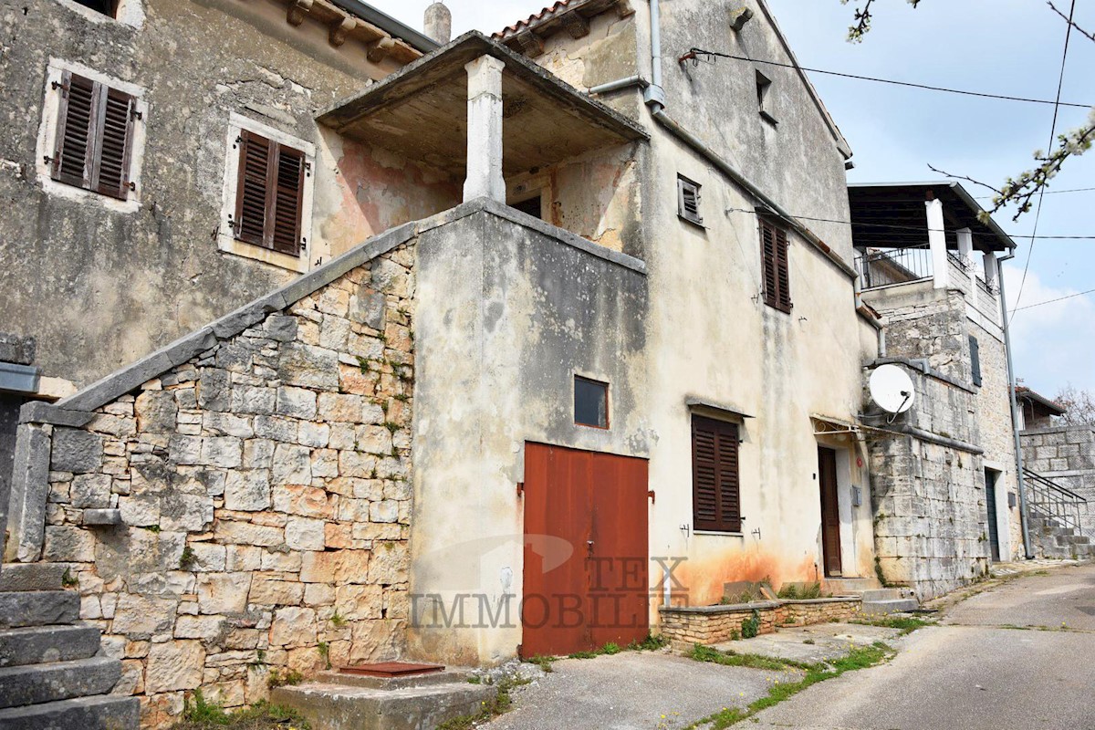 Casa in pietra d'Istria per l'adattamento