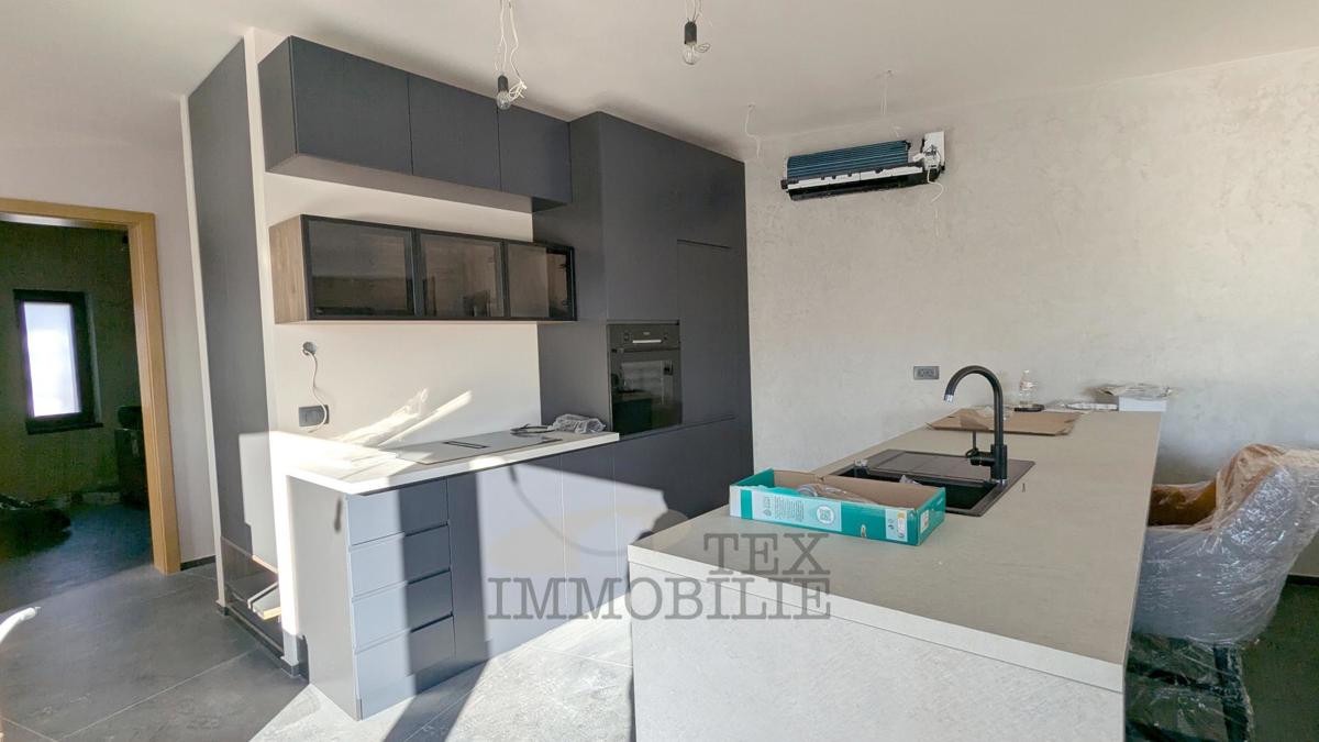 Bella villa moderna con piscina a Parenzo 