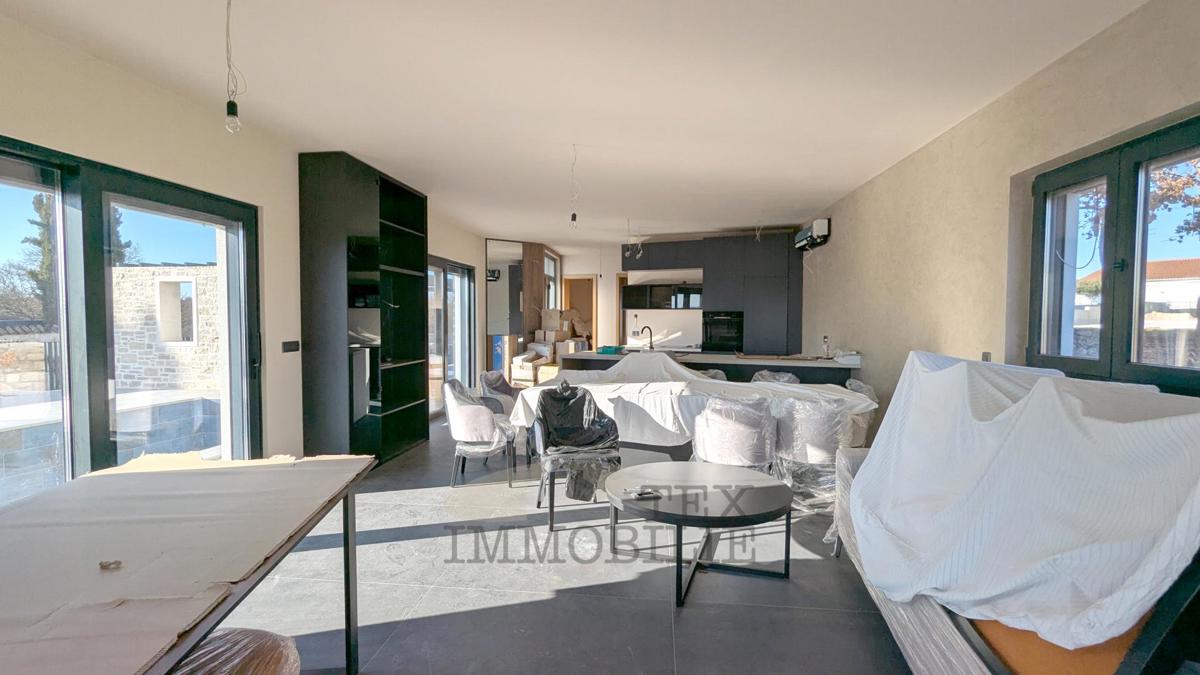 Bella villa moderna con piscina a Parenzo 