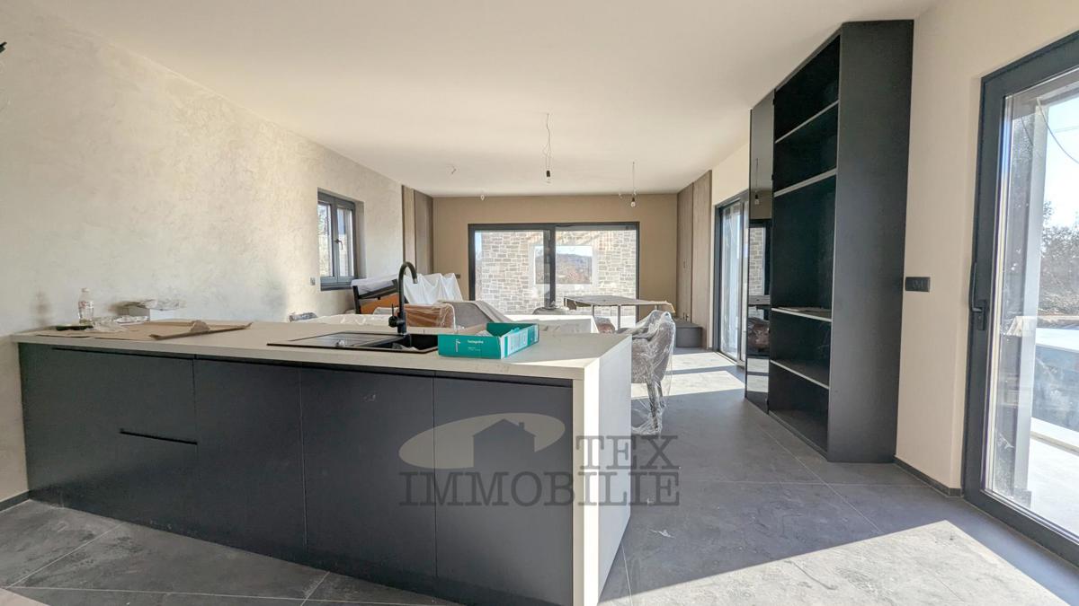 Bella villa moderna con piscina a Parenzo 