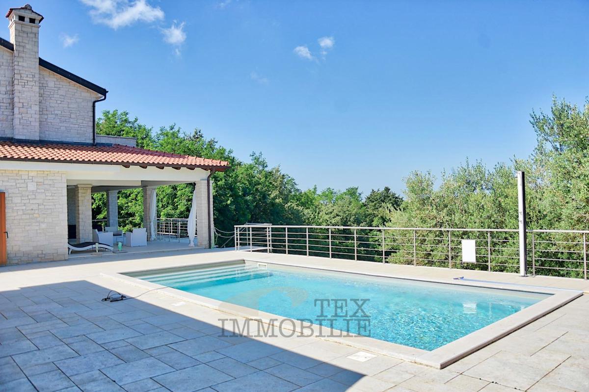 Villa in pietra nel cuore dell'Istria, a 20 km dal mare