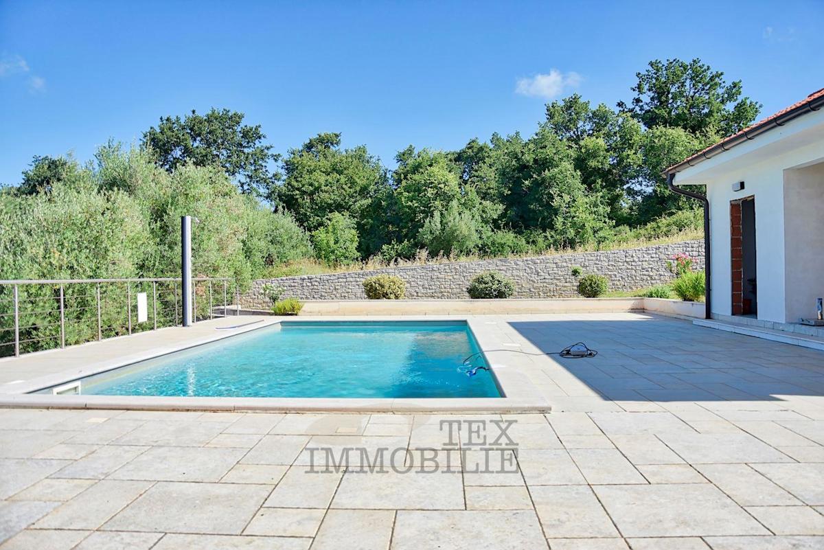 Villa in pietra nel cuore dell'Istria, a 20 km dal mare